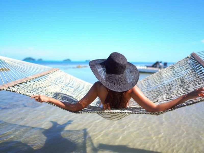 First minute ponude: Halkidiki 20% popusta, Turska 100 evra niže cene. Last minute: Nea Kalikratia 299 €, Lefkada 40% popusta.